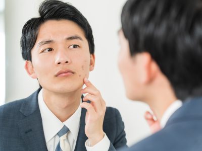 大人だってニキビに悩む！原因をしらないといつまでたっても治らない！？