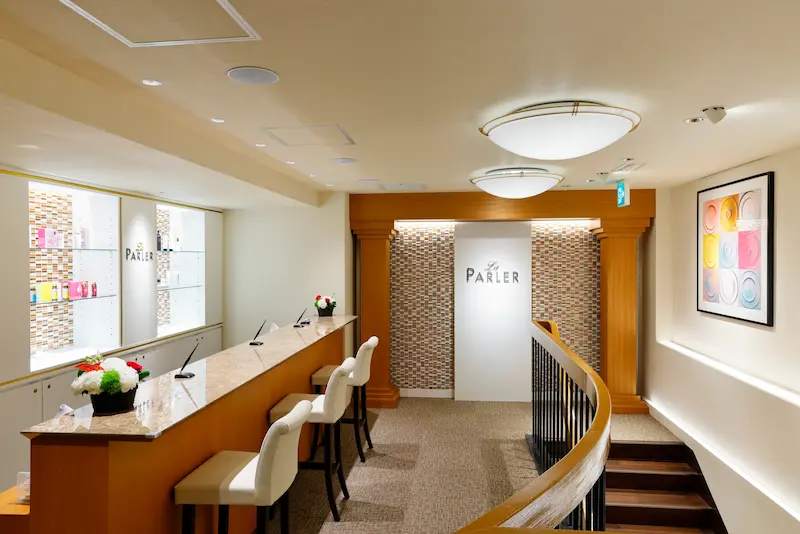 新宿本店エントランス