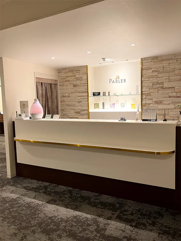 池袋本店　スライド画像　02