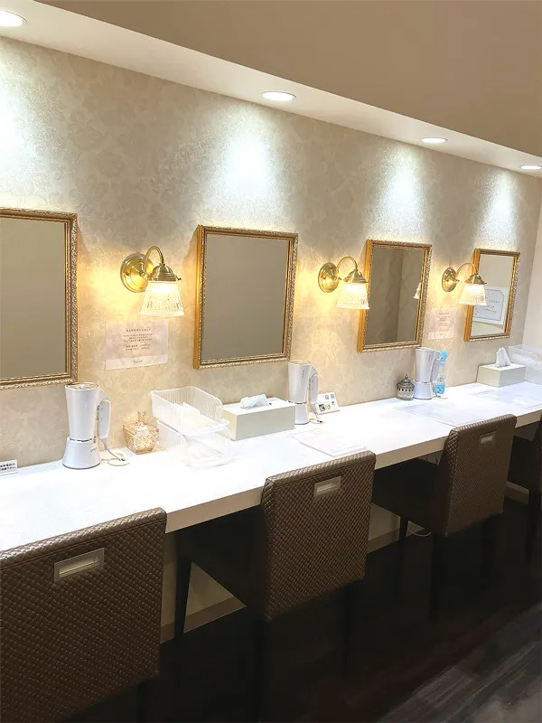 池袋本店　スライド画像　06